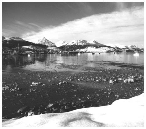 Vista ciudad y Bahia Ushuaia